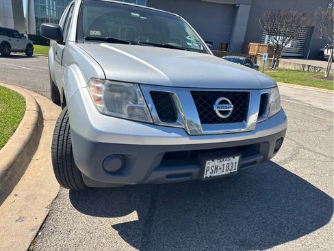 Used 2013 Nissan Frontier S image 2