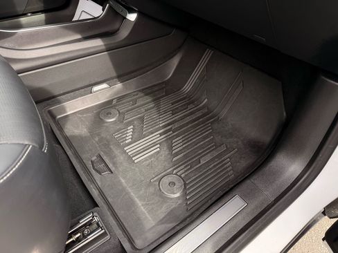 Used 2024 Cadillac Lyriq Sport image 19