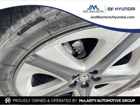 Used 2017 Toyota Prius Three Touring image 9