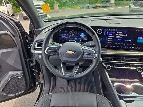 Used 2026 Chevrolet Traverse High Country w/ LPO, Floor Liner Package AWD/4WD image 16