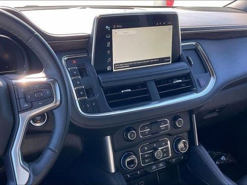 Used 2024 Chevrolet Suburban LT image 6