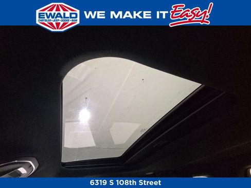 New 2025 Jeep Grand Cherokee Altitude image 11