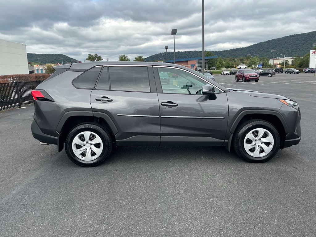 Certified 2024 Toyota RAV4 LE AWD/4WD image 4