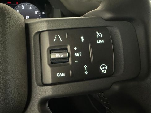 New 2026 Land Rover Defender 110 X-Dynamic SE AWD/4WD image 19