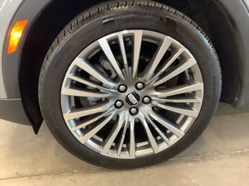 Used 2024 Cadillac XT4 Premium Luxury AWD/4WD image 24