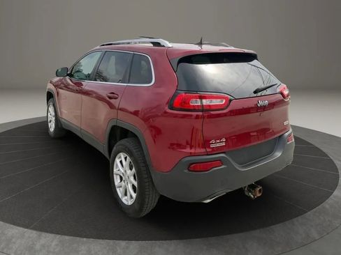 Used 2017 Jeep Cherokee Latitude w/ Cold Weather Group AWD/4WD image 5