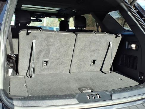 Used 2022 Ford Explorer ST w/ ST Street Pack image 10