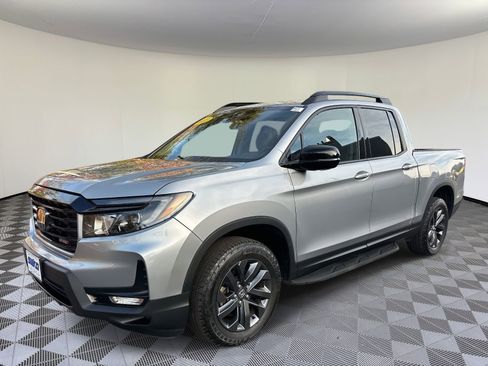 Used 2021 Honda Ridgeline Sport image 4