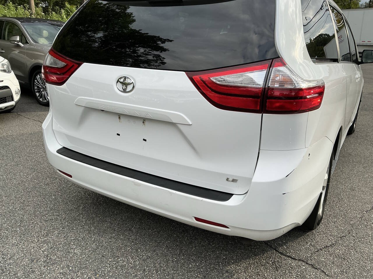Used 2017 Toyota Sienna LE FWD image 7