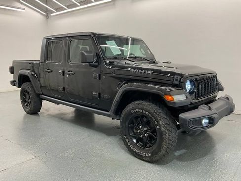 Used 2024 Jeep Gladiator Sport AWD/4WD image 8