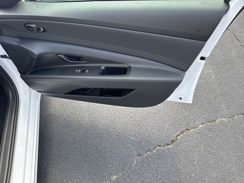 New 2025 Hyundai Elantra Sport image 14