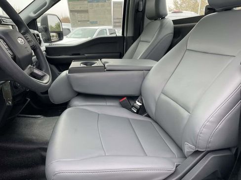 New 2026 Ford F250 XL w/ XL Chrome Package image 20