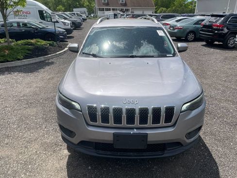 Used 2019 Jeep Cherokee Latitude w/ Popular Appearance Group AWD/4WD image 3