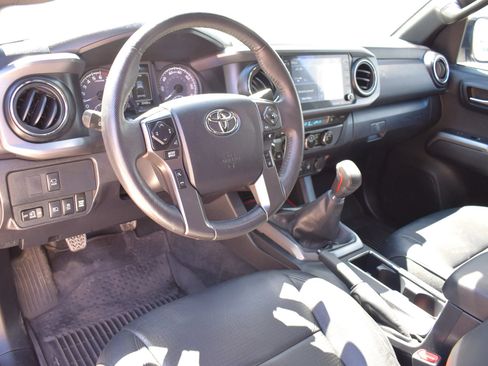 Used 2023 Toyota Tacoma TRD Off-Road w/ TRD Premium Off Road Package AWD/4WD image 3