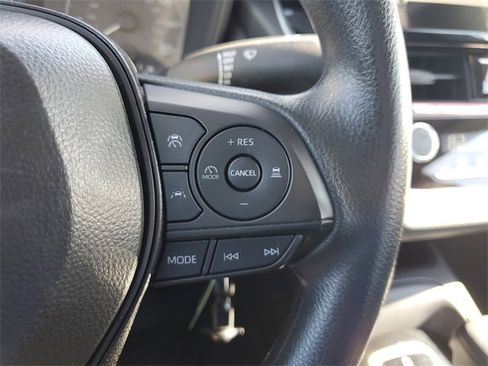 Used 2025 Toyota Corolla LE image 27