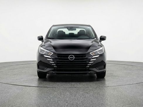 Used 2025 Nissan Versa SV FWD image 2