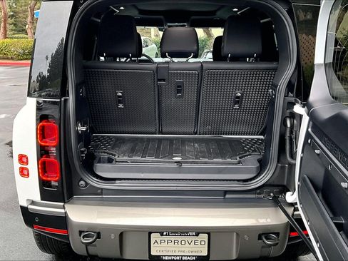 Used 2025 Land Rover Defender 90 X-Dynamic SE image 20