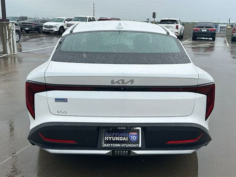 Used 2025 Kia K4 LXS image 11