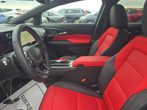 Used 2025 Chevrolet Equinox EV RS image 5