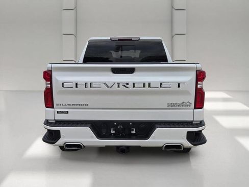 Used 2022 Chevrolet Silverado 1500 High Country w/ Z71 Off-Road Package AWD/4WD image 4