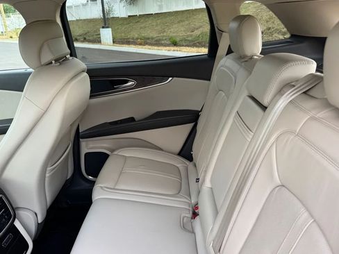 Used 2019 Lincoln Nautilus Reserve AWD/4WD image 8