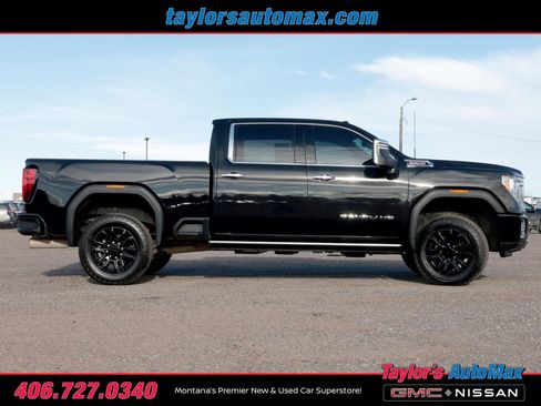 Used 2023 GMC Sierra 3500 Denali w/ Denali Black Diamond Edition image 3