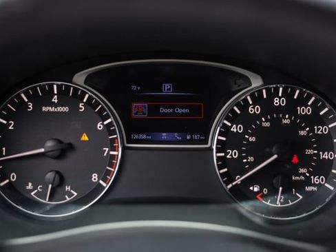 Used 2018 Nissan Altima 2.5 SL FWD image 30