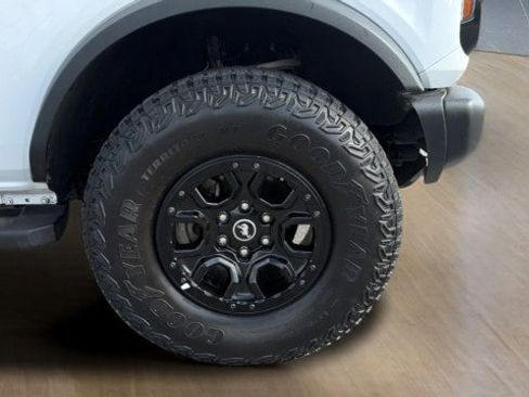 Used 2023 Ford Bronco Wildtrak image 18