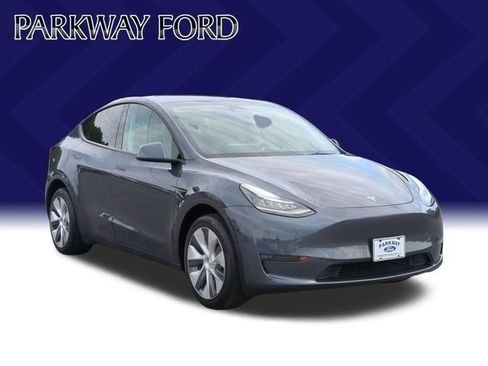 Used 2023 Tesla Model Y Long Range AWD/4WD image 7