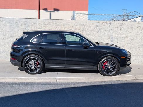 New 2026 Porsche Cayenne S AWD/4WD image 8