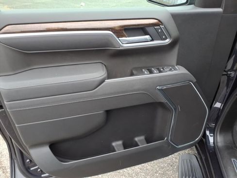 New 2026 GMC Sierra 1500 SLE w/ Preferred Package image 9