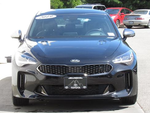 Used 2019 Kia Stinger GT2 AWD/4WD image 3
