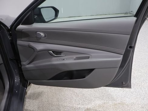 Used 2025 Hyundai Elantra SEL FWD image 22
