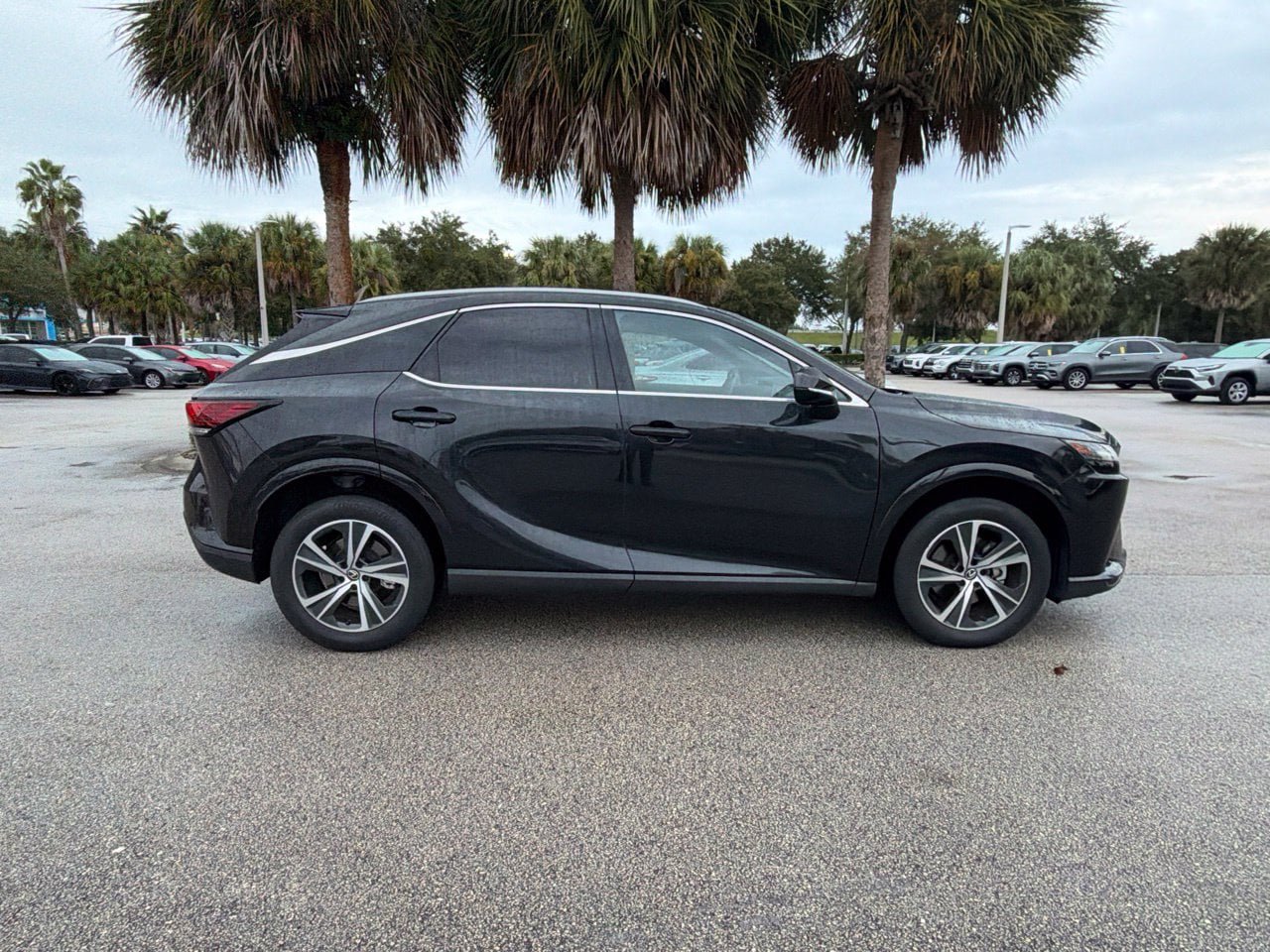 Used 2025 Lexus RX 350 Premium FWD image 4