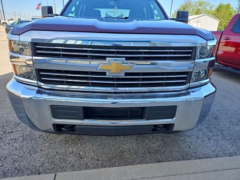 Used 2017 Chevrolet Silverado 2500 W/T AWD/4WD image 2