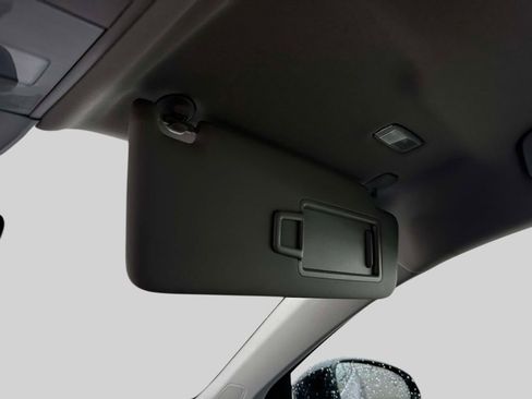 Used 2024 Volkswagen Taos SE image 36