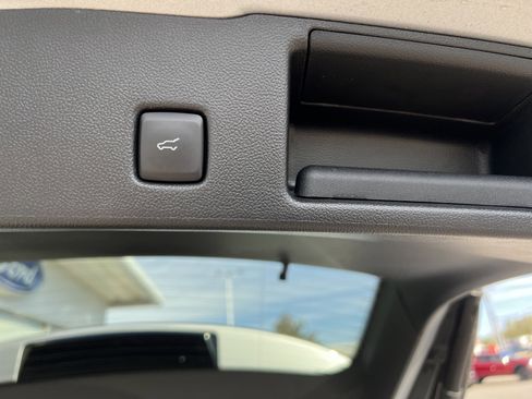 Used 2023 Ford Escape Platinum image 30