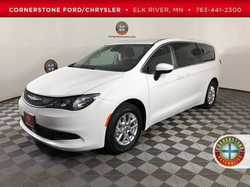 Used 2023 Chrysler Voyager LX FWD image 1