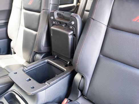 Used 2022 Dodge Durango R/T AWD/4WD image 9