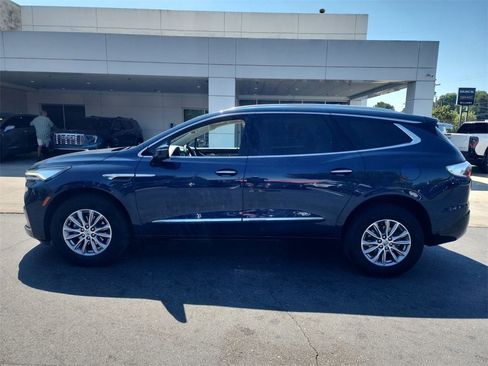 Used 2023 Buick Enclave Essence w/ Sound and Sites Package image 6