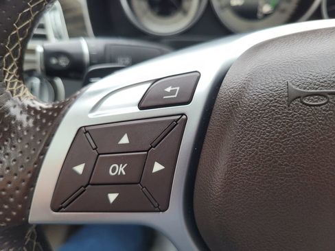 Used 2016 Mercedes-Benz E 350 4MATIC Sedan image 27