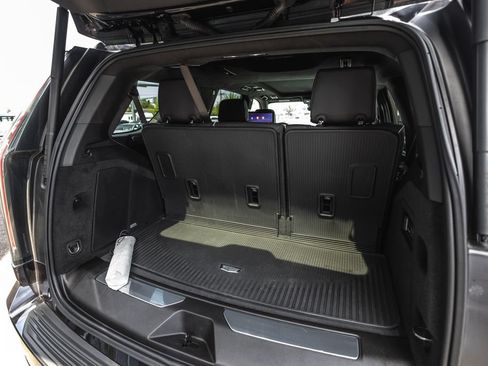Used 2025 Cadillac Escalade Sport Platinum w/ LPO, Floor Liner Package AWD/4WD image 34