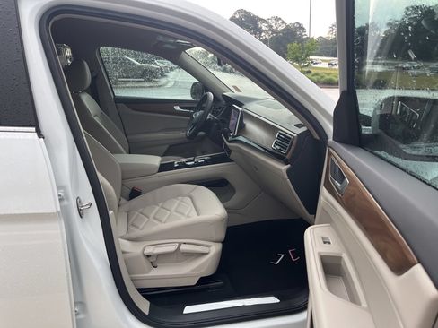 New 2026 Volkswagen Atlas SE FWD image 32