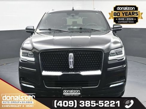 Used 2023 Lincoln Navigator Reserve AWD/4WD image 3