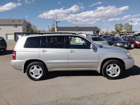 Used 2004 Toyota Highlander Limited image 3
