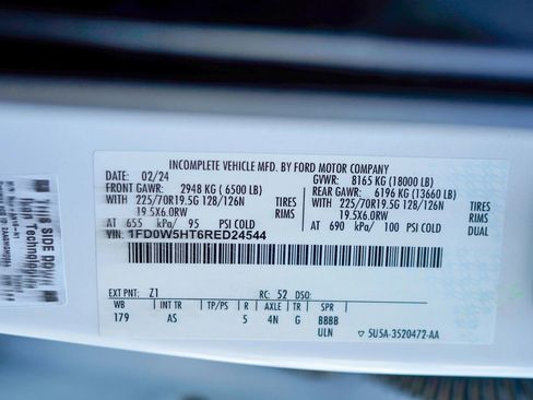 Used 2024 Ford F550 4x4 Crew Cab Super Duty image 29