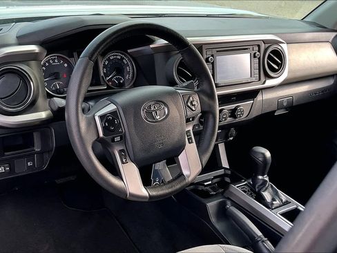 Used 2019 Toyota Tacoma SR5 image 16