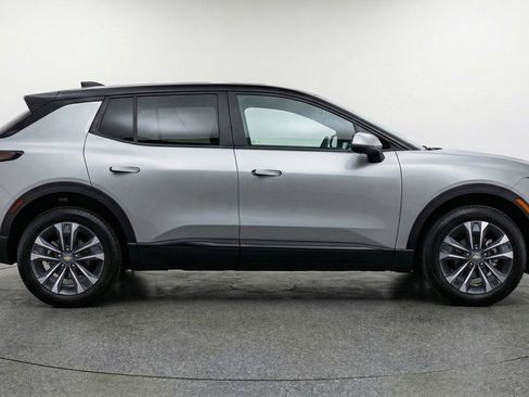 Used 2025 Chevrolet Equinox LT image 11