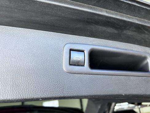 Used 2020 Toyota Highlander Limited Platinum image 31