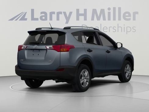 Used 2013 Toyota RAV4 XLE AWD/4WD image 2